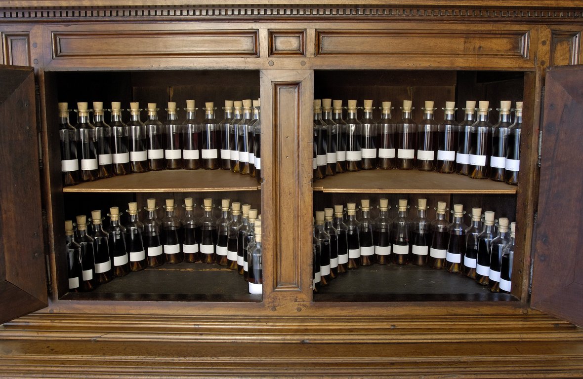 Louis XIII Cabinet of references