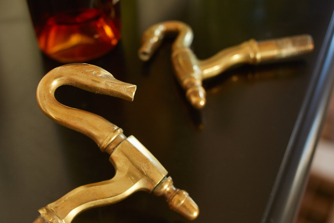 Cask decorative tap